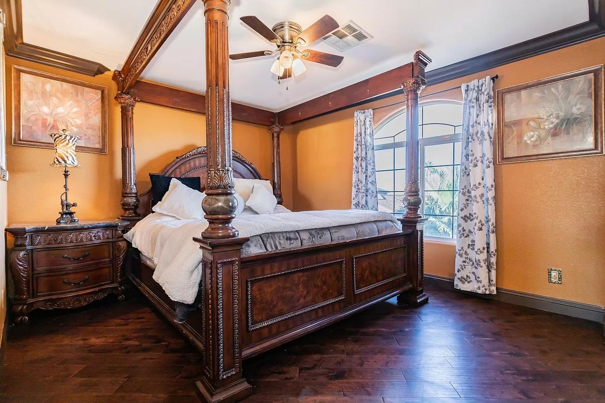 Furnished master suite at the Luxury Condo Oasis near Summerlin, Las Vegas